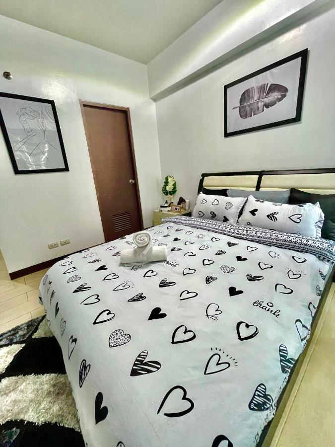 Two Palm Tree Villas Pasay Esterno foto