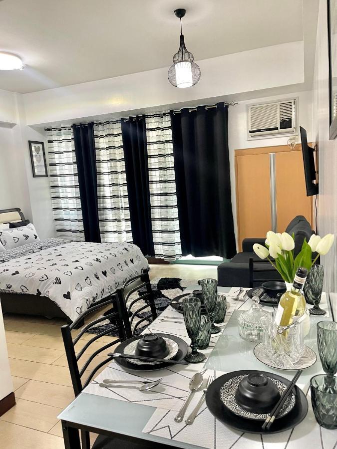 Two Palm Tree Villas Pasay Esterno foto