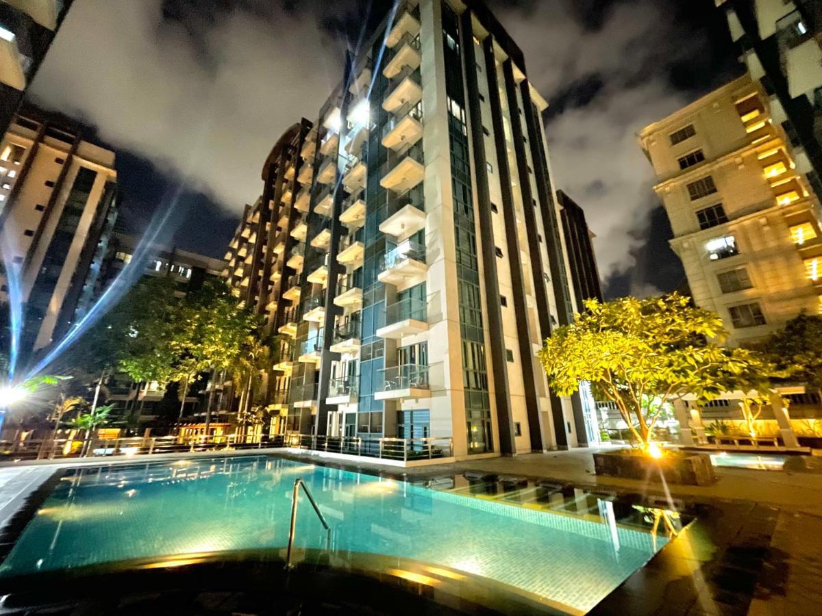 Two Palm Tree Villas Pasay Esterno foto