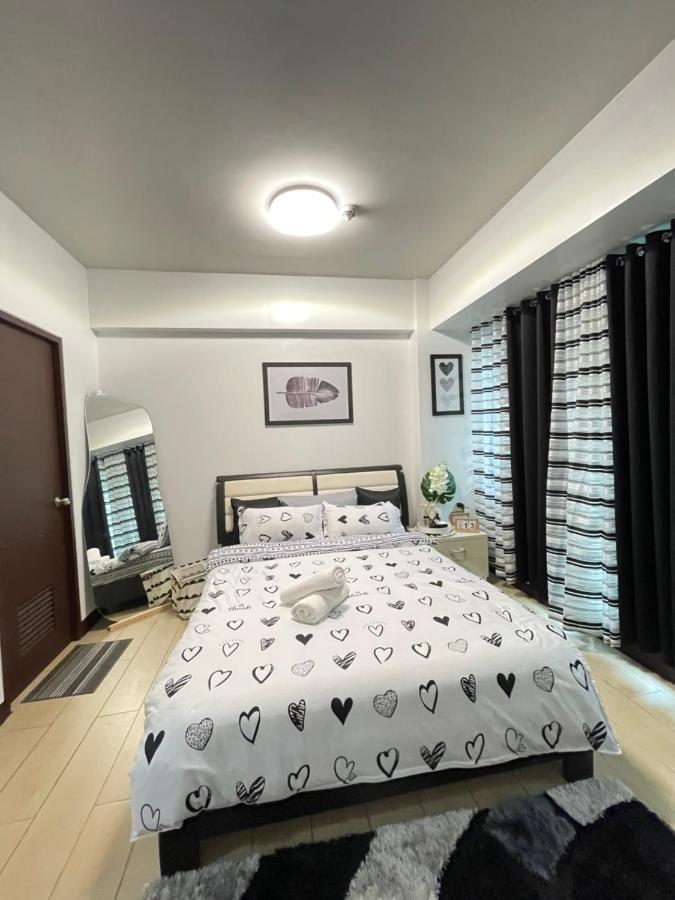 Two Palm Tree Villas Pasay Esterno foto