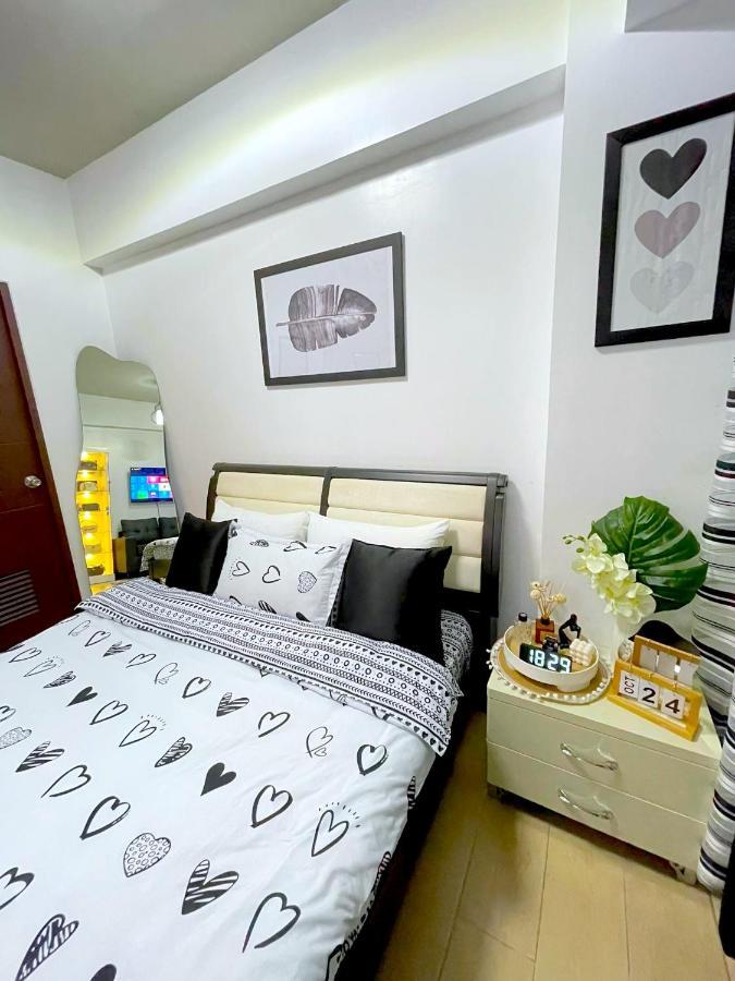 Two Palm Tree Villas Pasay Esterno foto
