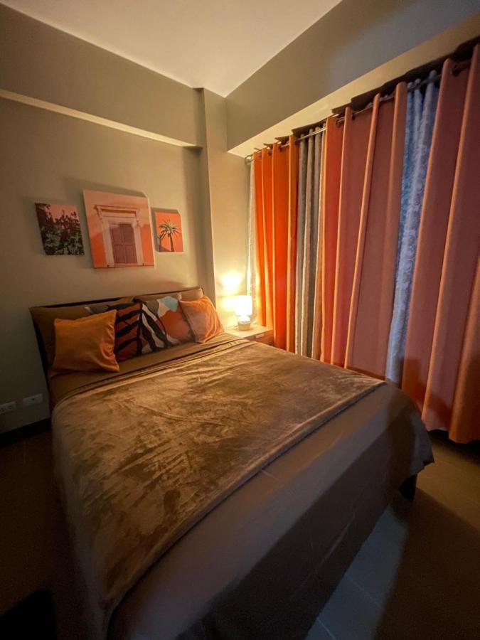 Two Palm Tree Villas Pasay Esterno foto