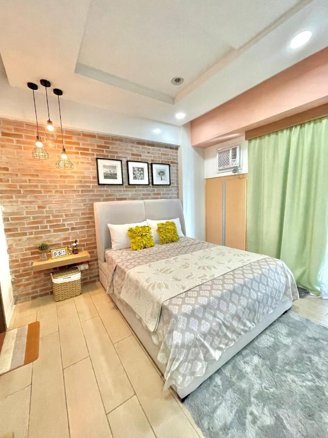 Two Palm Tree Villas Pasay Esterno foto