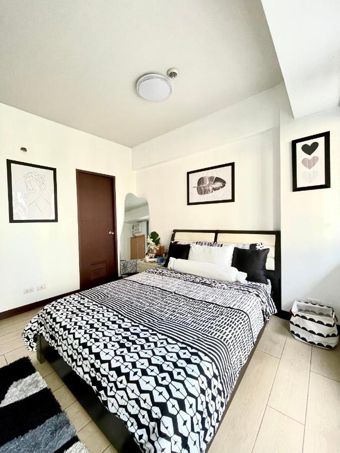 Two Palm Tree Villas Pasay Esterno foto