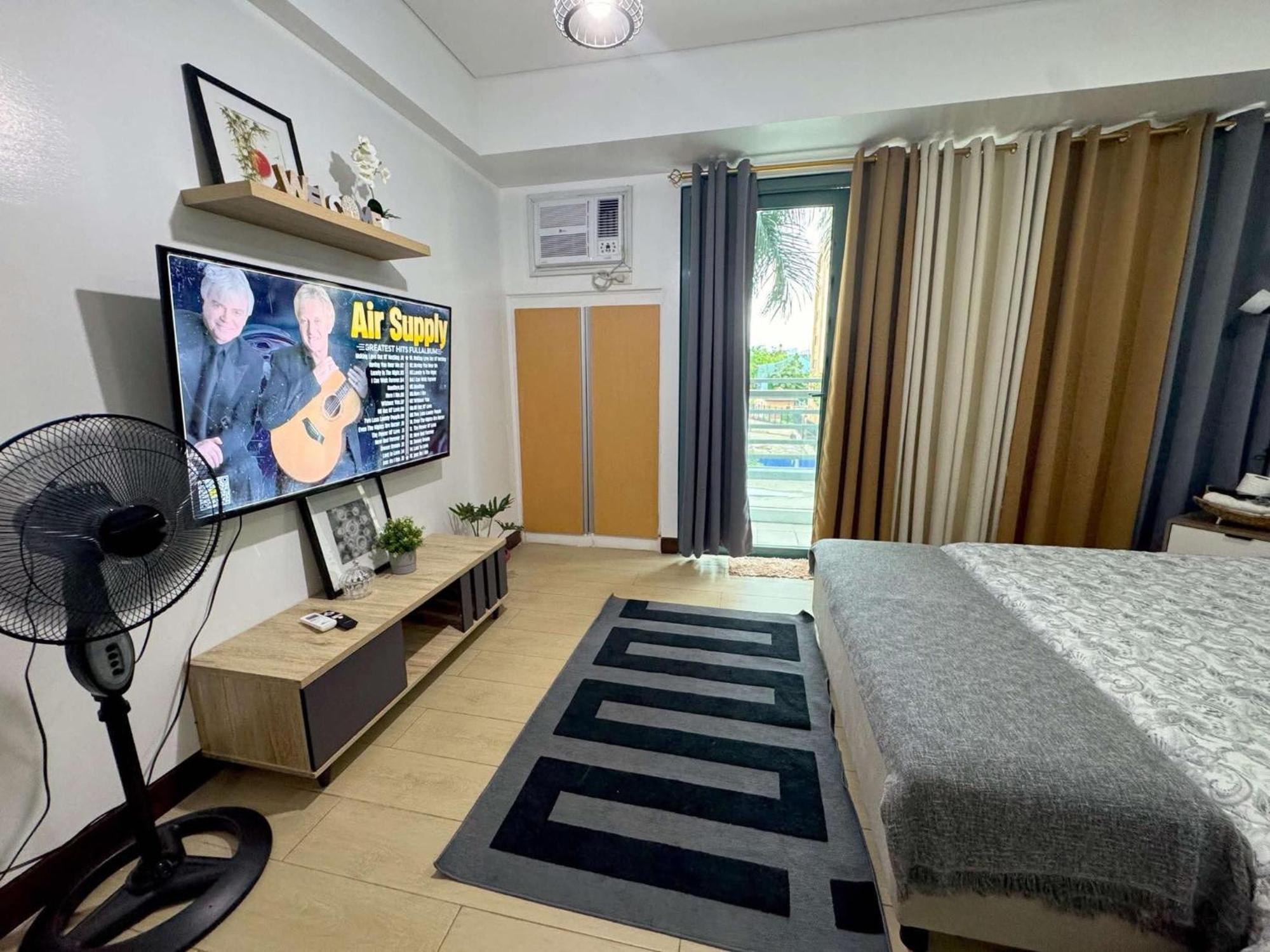 Two Palm Tree Villas Pasay Esterno foto